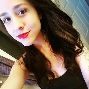 Meet your Posher, Marissa